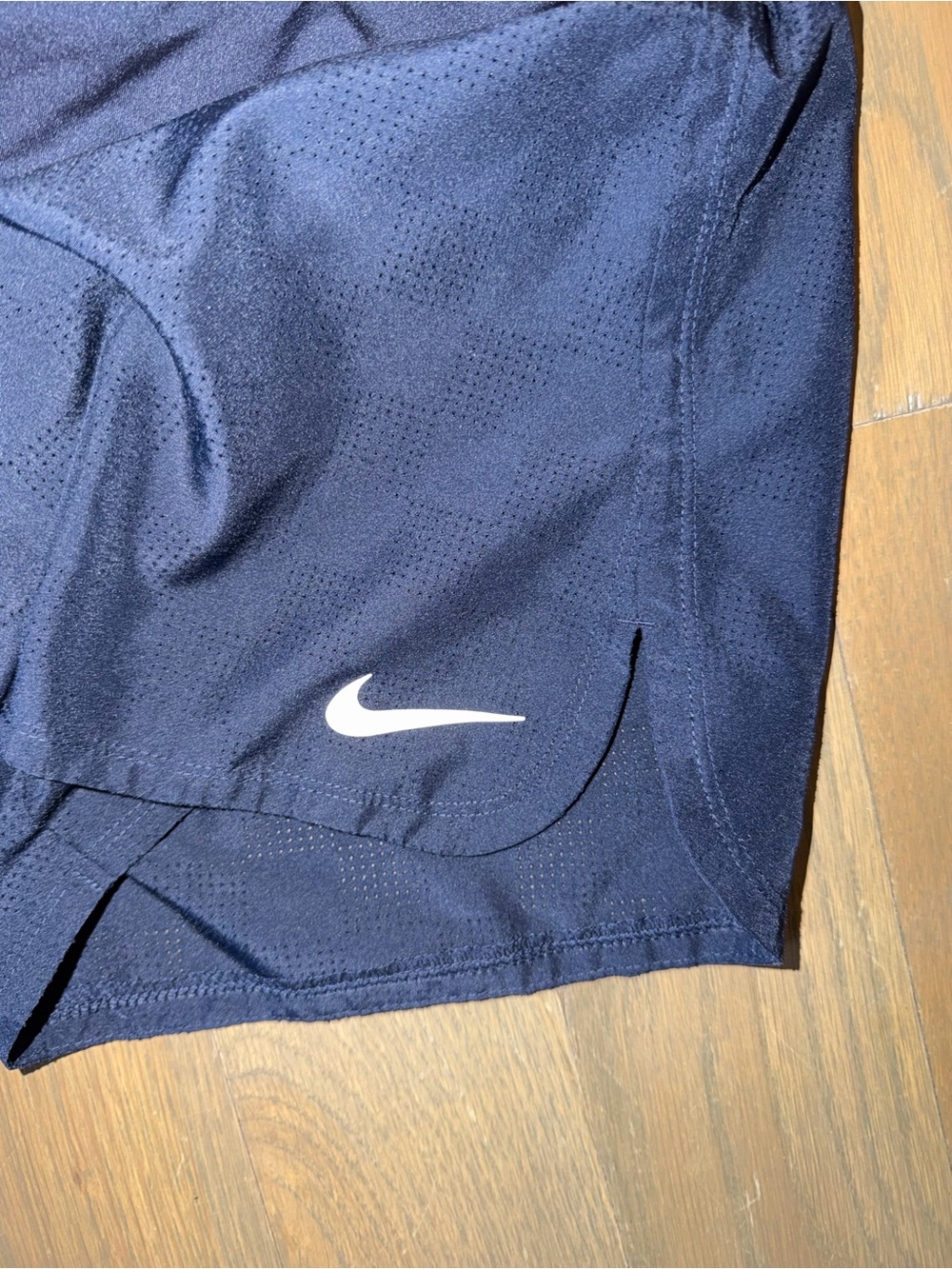 Nike Navy blue women’s lined running shorts size Large 3 inch inseam - Picture 3 of 4